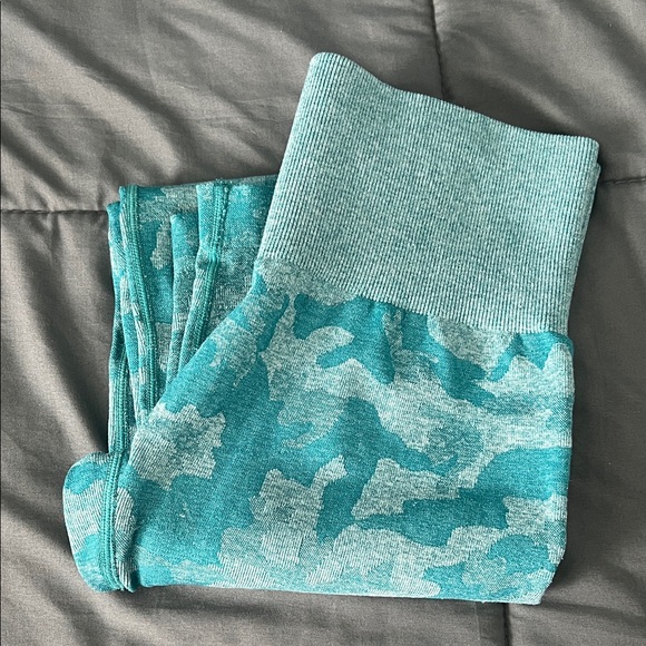 NVGTN Pants - NVGTN Seamless Leggings Blue Camo Size Small